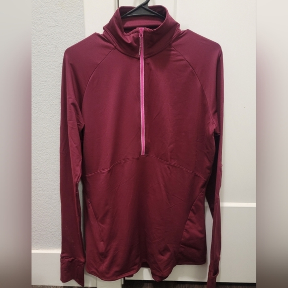 Athleta Malibu Half Zip  Long Sleeve NWOT Athletic top Med Tall